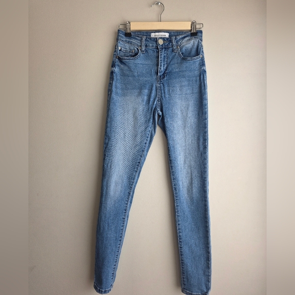 Ashley Mason High-Rise Light Blue Skinny Jeans - Women - Picture 3 of 8